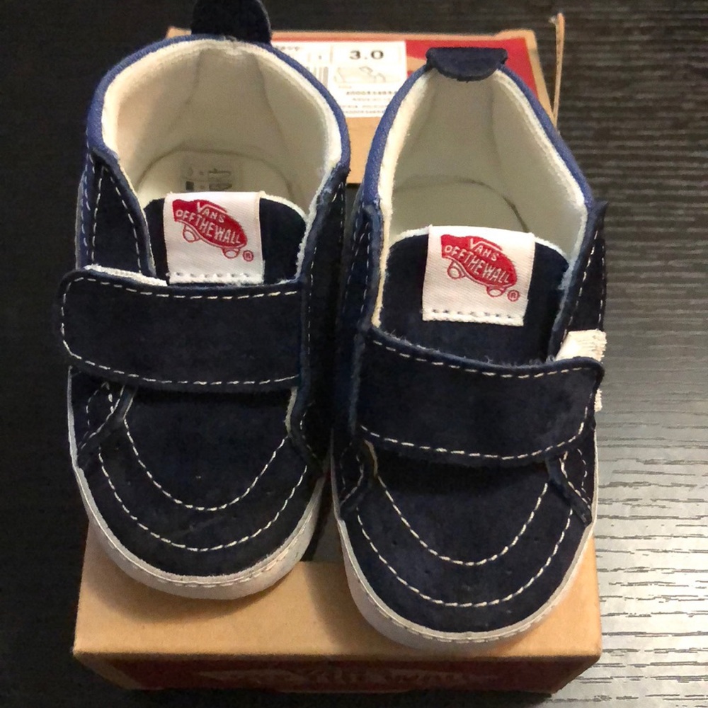 Lightly used Vans classic Crib shoes size 3